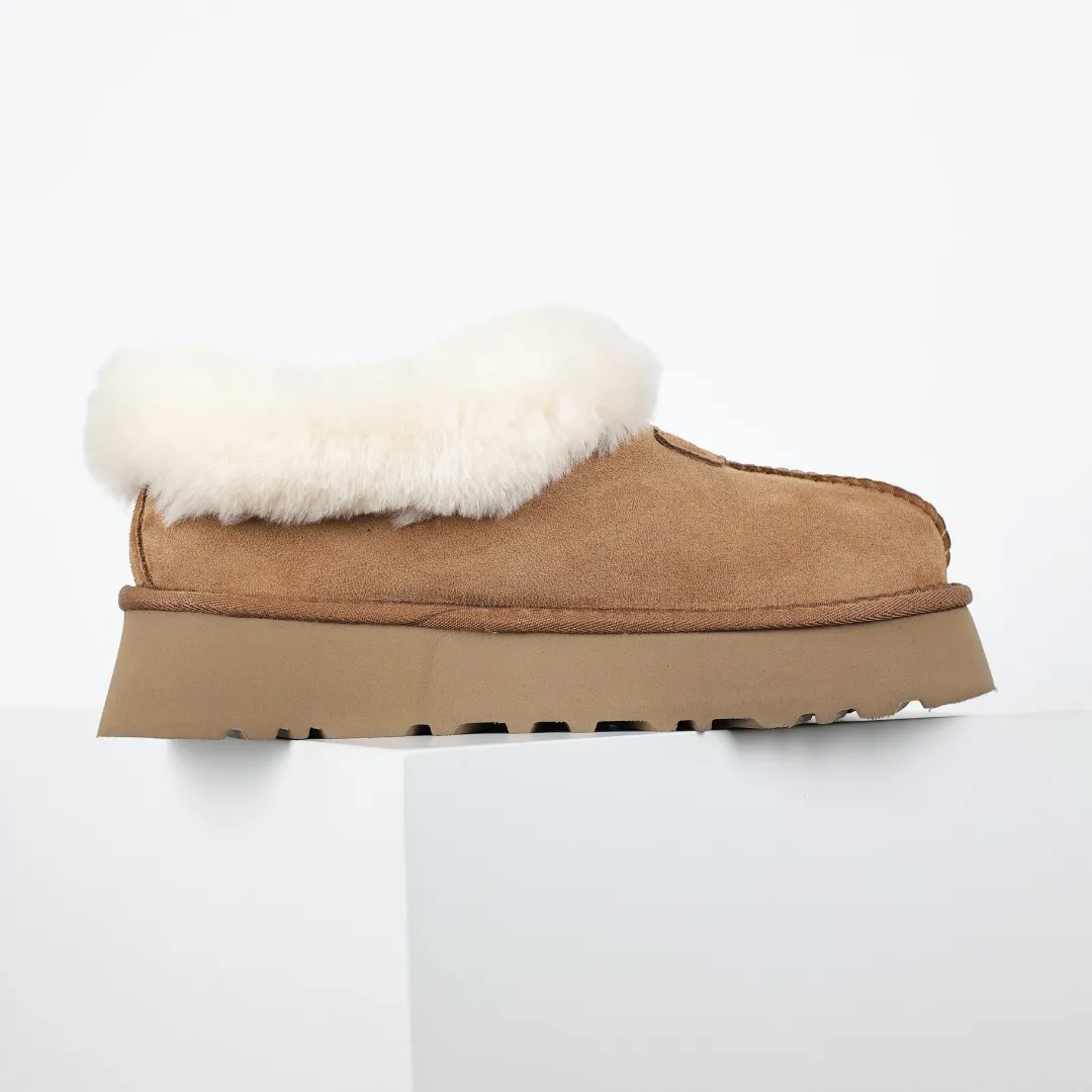 Pick up locally 💰580 The core recommendation is good price UGG Tazite slip-on lazy thick-soled slippers Maroon Xiaohongshu hot model Henan Longfeng leather production Sheepskin and wool integrated Top quality in the market 2-3 cm cashmere insole to keep warm in winter and suitable for home use UUG has launched a style series in the new year, which is partially geared towards the preferences of young consumers. It has also moved to the forefront of fashion trends. Shoe body material Water-repellent coated suede upper 17mm UGGPURE™ implanted wool insole Lightweight non-slip comfortable rubber outsole Brand LOGO Trademark Comes with full packaging Size: 35 36 37 38 39 40
